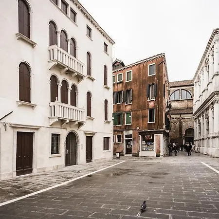 Myplace Campo Santa Margherita Venise