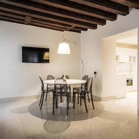 Myplace Campo Santa Margherita Apartment *